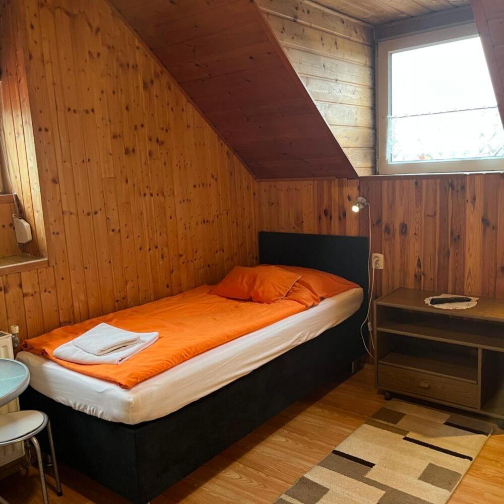 Lenzl'S Panzio Bed & Breakfast Szigetvar Exterior photo