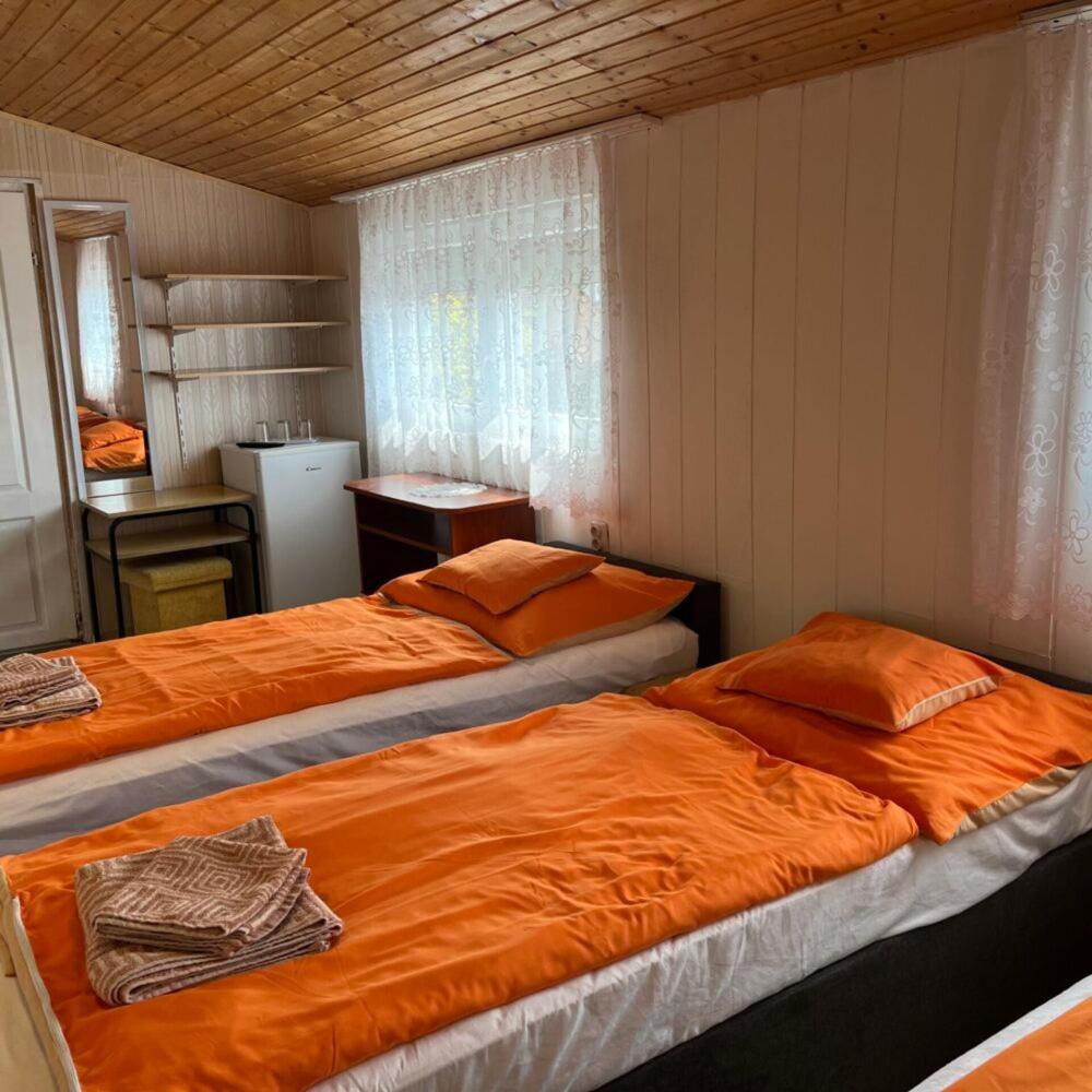 Lenzl'S Panzio Bed & Breakfast Szigetvar Exterior photo