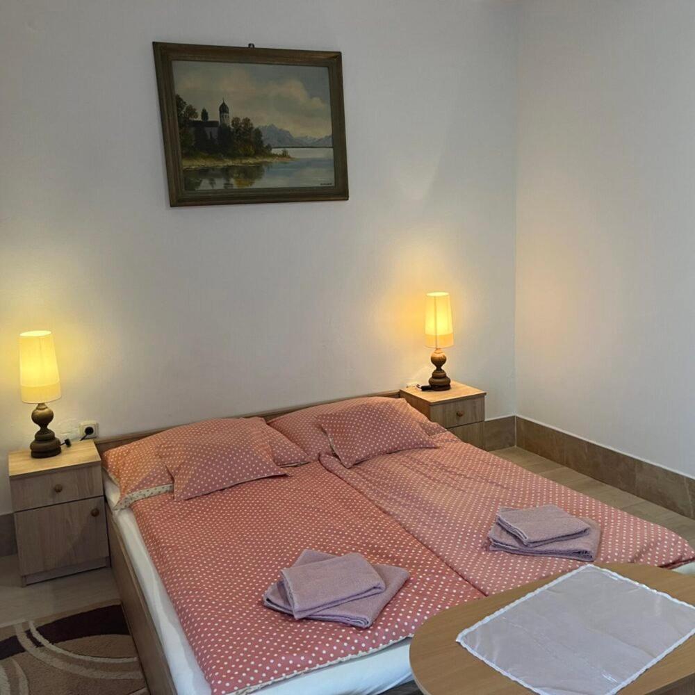 Lenzl'S Panzio Bed & Breakfast Szigetvar Exterior photo