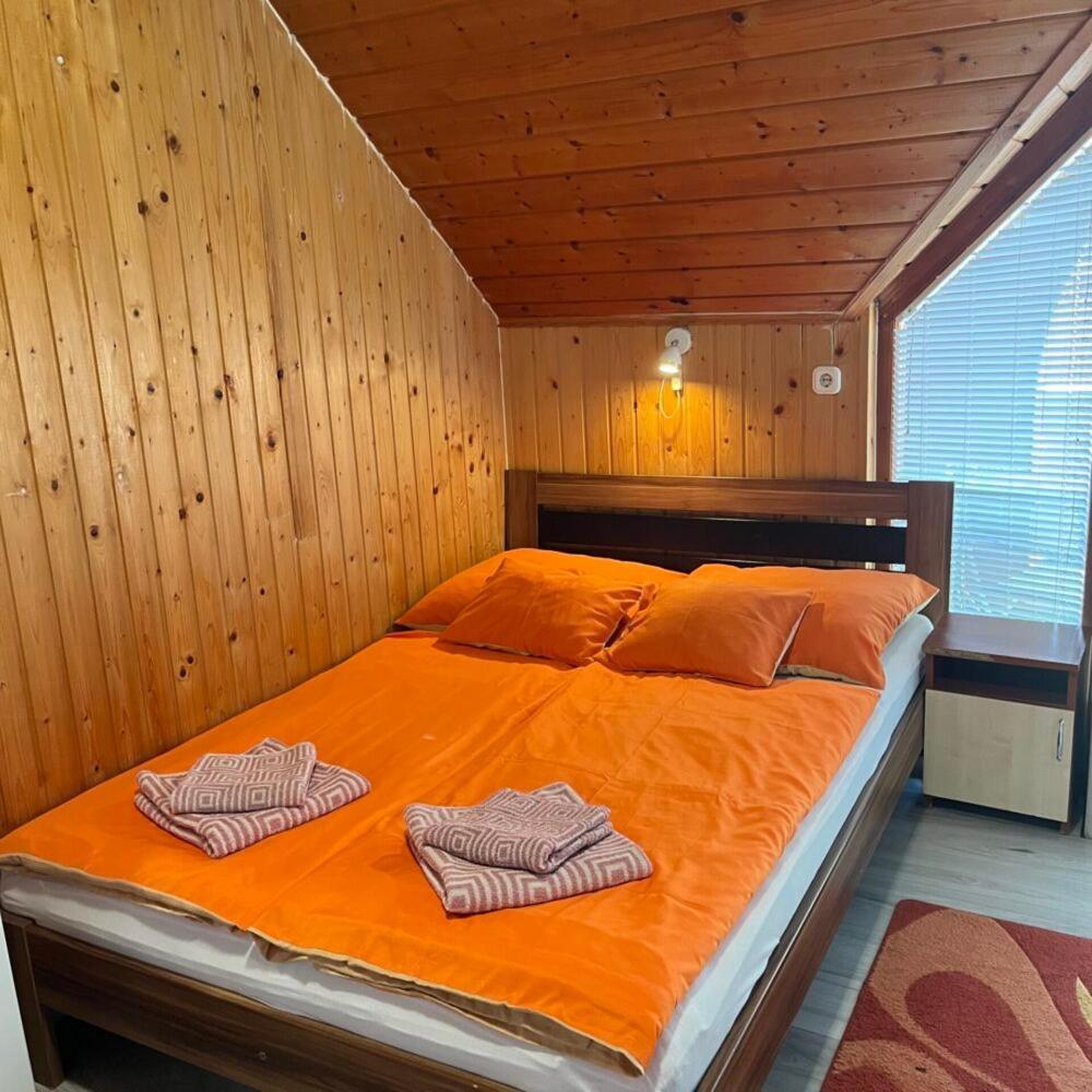 Lenzl'S Panzio Bed & Breakfast Szigetvar Exterior photo